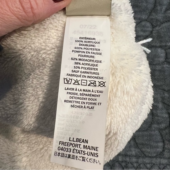 LL Bean Kids’ Cozy Cable Pom Hat. One size. Color ivory. - Picture 9 of 9